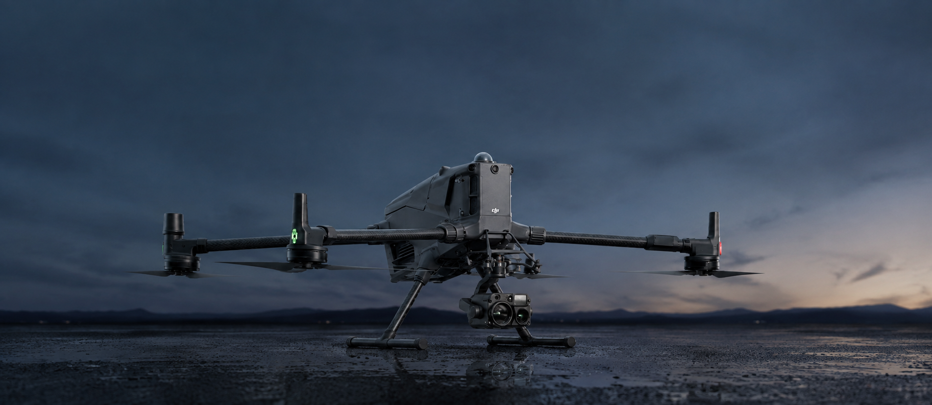 Drone Enterprise DJI Matrice 400 em pista noturna